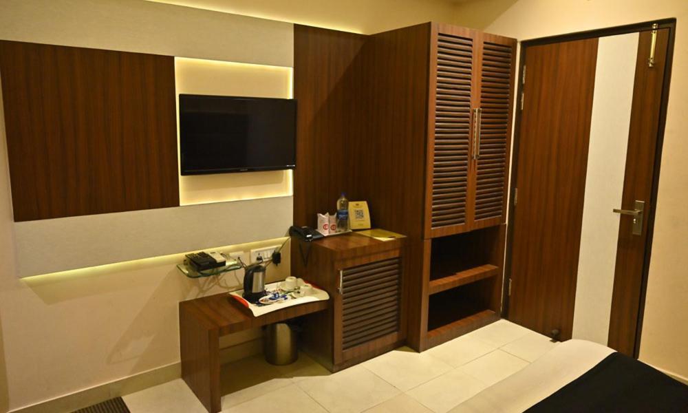 Hotel Royal Cottage Канпур Экстерьер фото