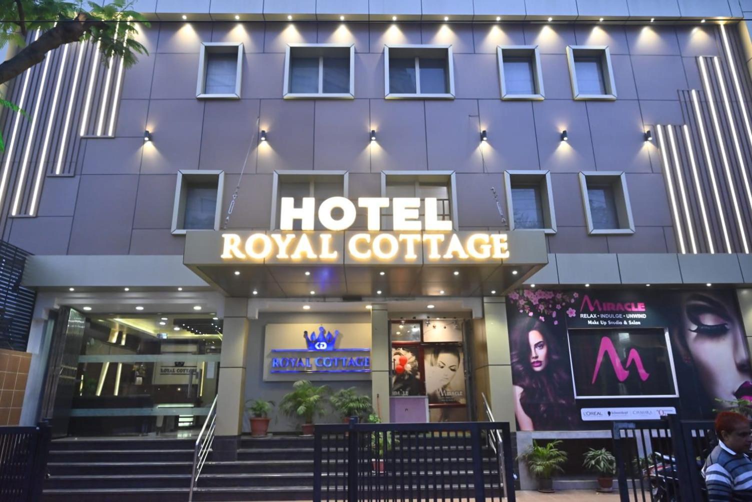 Hotel Royal Cottage Канпур Экстерьер фото