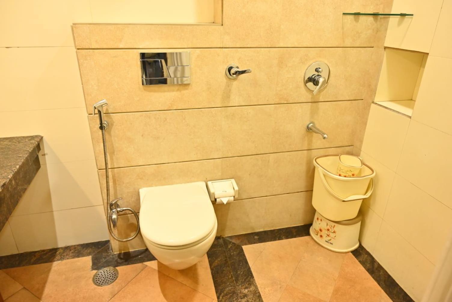 Hotel Royal Cottage Канпур Экстерьер фото